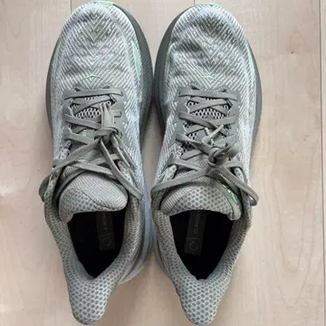 호카 클리프톤 9 러닝화 28