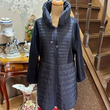 네이비 후드 부착 롱 코트