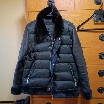 카스테바 잭 다운 자켓 블랙 인조 모피 포함