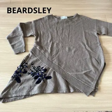 BEARDSLEY 비대칭 꽃무늬 자수 귀여운 니트