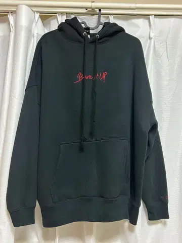 NiziU Burn it up 후드티 L 사이즈