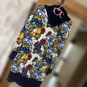 디즈니 미녀와 야수 벨 긴팔 터틀넥 튜닉 꽃무늬 얼룩 있음