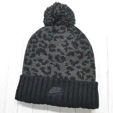 나이키 카모플라쥬 폼폼 포함 비니 니트 모자 블랙