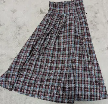 다즐린 체크 무늬 플레어 롱 스커트