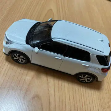 도요타 RAIZE 화이트 미니카