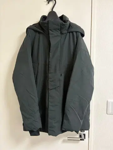 [ 워크맨 ] 프레임 테크 워셔블 퓨전 다운 리틀 몬스터 후드티