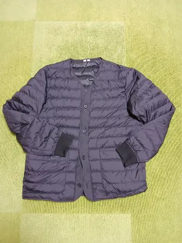 UNIQLO 블랙 XL 패딩 자켓 버튼 포함