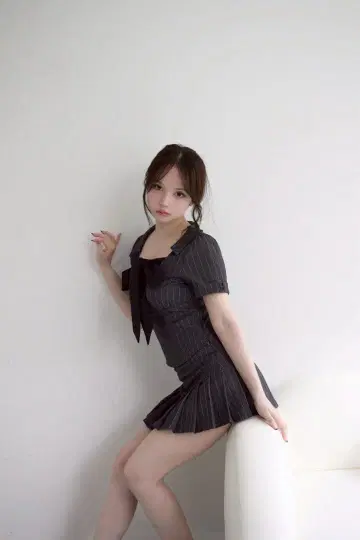 andmary Robin ribbon set up gray