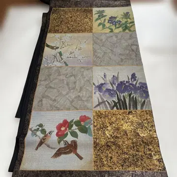 전통적인 일본 후쿠로 오비 꽃과 새 디자인