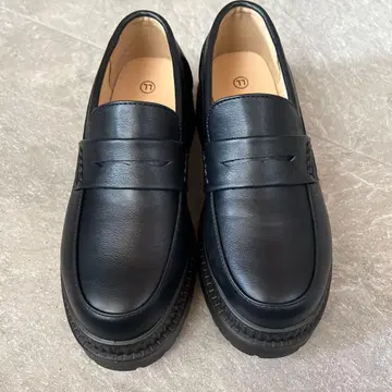 블랙 가죽 로퍼