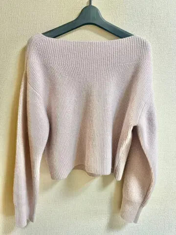 Apuweiser-riche 오프숄더 스웨터