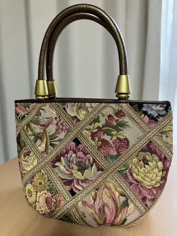 Think Bee! 싱크비 꽃무늬 자수 백