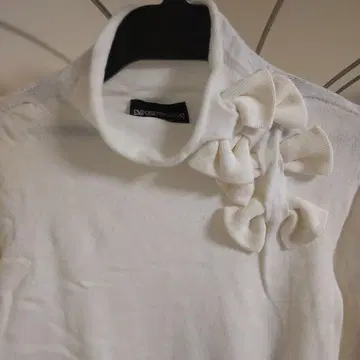 EMPORIO ARMANI 화이트 터틀넥 니트