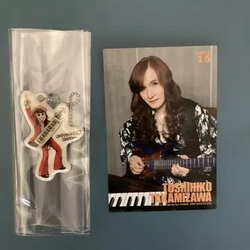 타카미자와 씨 키링과 트레이딩 카드입니다.