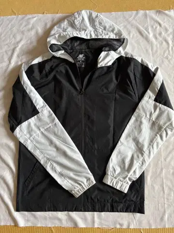 new balance 윈드 브레이커