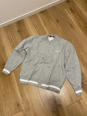 UNDEFEATED 버튼 후드티 M 그레이