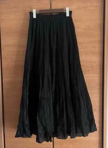 드레 스테리아 블랙 플레어 스커트