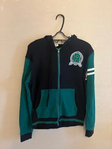 우타프리 코토부키 레이지 프린스 후드티 S