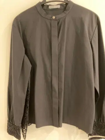 띠어리 럭스 레이스 블라우스 (S 사이즈)