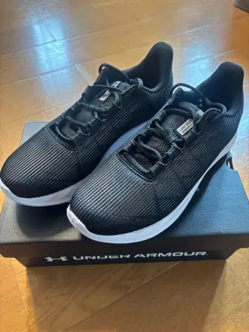 언더 아머 러닝화 블랙