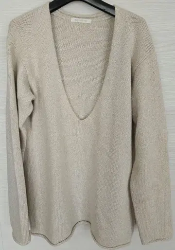 GALERIE VIE 깊은 V넥 풀오버 캐시미어 혼방