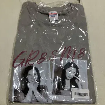 우시오 사리나 T셔츠 미개봉 L