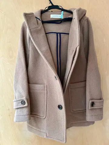 베이지 후드 부착 더플 코트