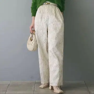 [ 미사용 새상품 ] Andrea&co 허리밴딩 자카드 팬츠 화이트