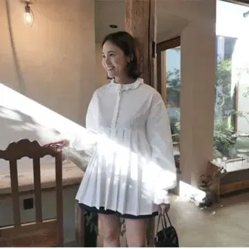 로지몬스터 루미에르 블라우스 화이트