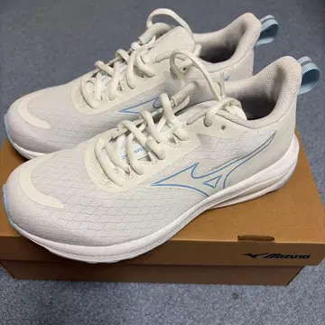 미즈노 러닝화 화이트