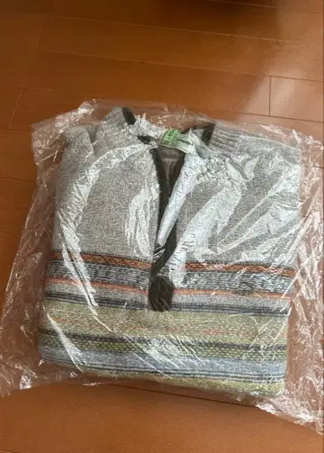 새상품급 Crocodile 그레이 계열 스트라이프 니트 스웨터 M