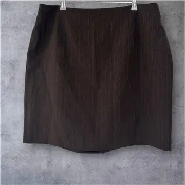 새상품급 다크 브라운 스트라이프 타이트 스커트 16W