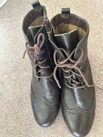 다크 브라운 레이스업 부츠 일본제