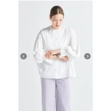 yori 요리 스캘럽 컷워크 블라우스