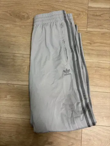 adidas FIREBIRD TP 트랙 팬츠 그레이