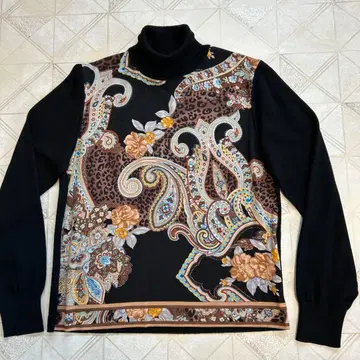 [새상품급 LEONARD] 페이즐리 무늬 터틀넥 스웨터