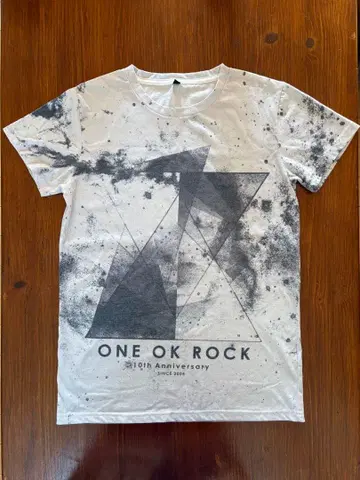 ONE OK ROCK 10주년 기념 티셔츠 M