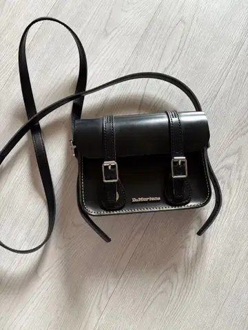 닥터마틴 숄더백