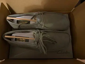 Clarks 그레이 스웨이드 로우컷 신발