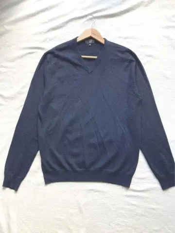 던힐 V넥 스웨터 네이비 사이즈M 메리노울100 새상품급
