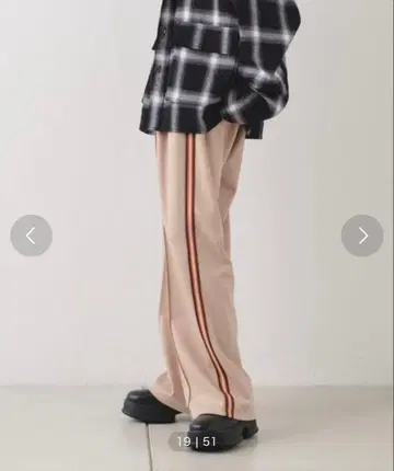 WHIMSIC [ Unisex ] 사이드 라인 트랙 팬츠 베이지