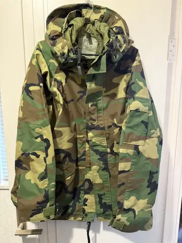 카모플라쥬 후드 부착 밀리터리 자켓 미군 구제 의류