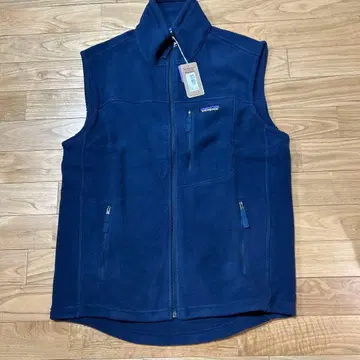 파타고니아 클래식 신치 베스트 M 새상품 네이비