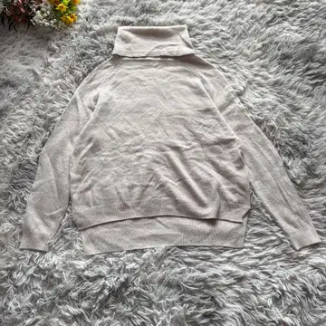 오프 터틀 니트 [ M ] 9 베이지 비대칭 밑단 알파카 혼방