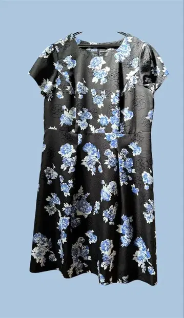 Rose Tiara 로즈 티아라 꽃무늬 반팔 원피스