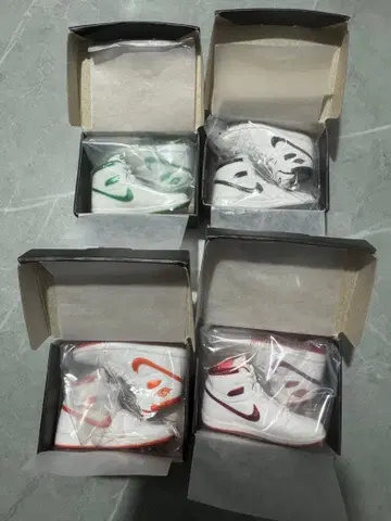 나이키 미니 스니커즈 세트 4종