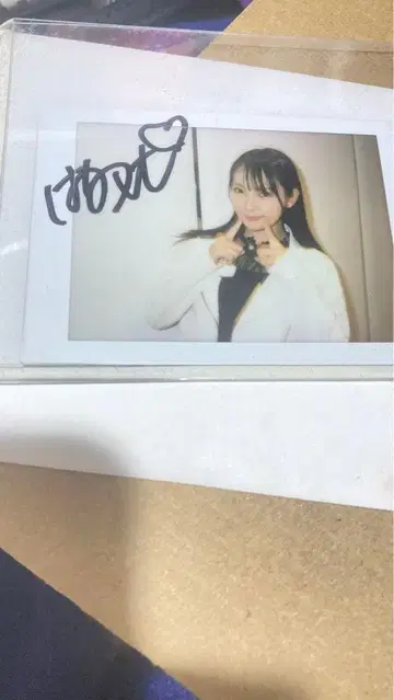 사인 포함 폴라로이드 사진
