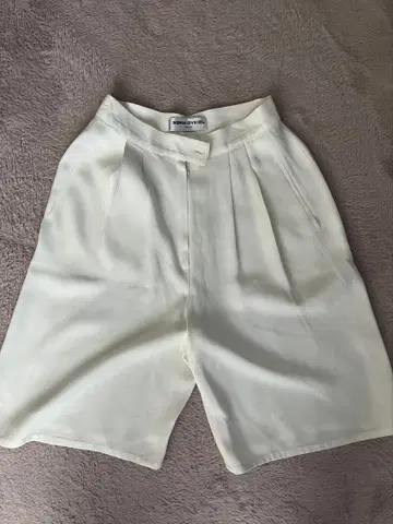 SONIA RYKIEL 화이트 숏팬츠