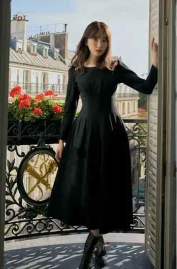 Marylebone Pearl Midi Dress 하립투