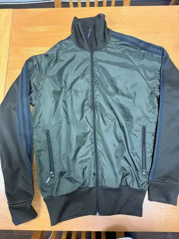 adidas 저지 카키색